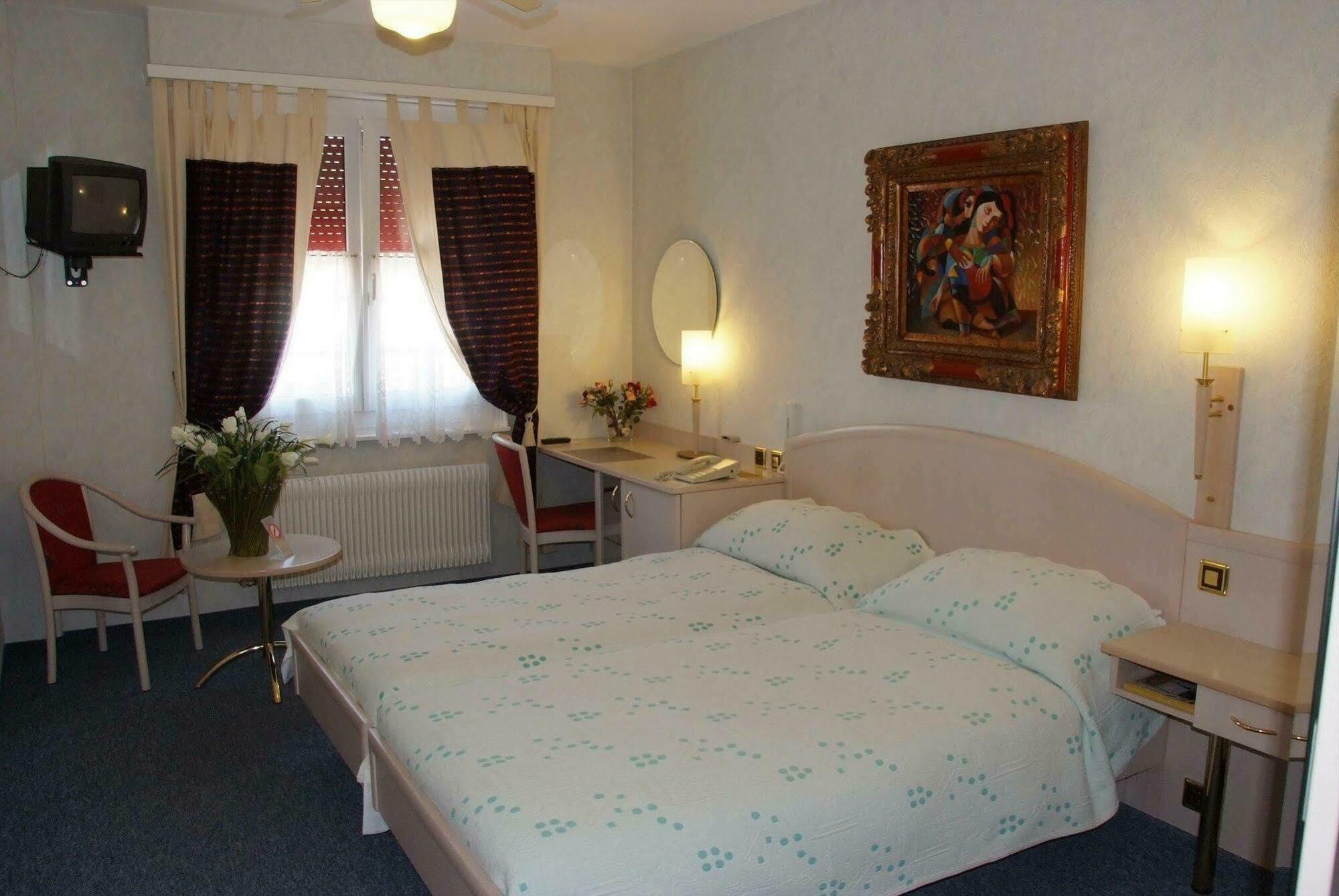 Hotel Regina Лозанна Экстерьер фото